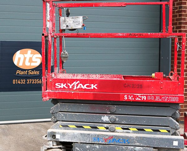 Skyjack Scissor Lift - Model SJ3219